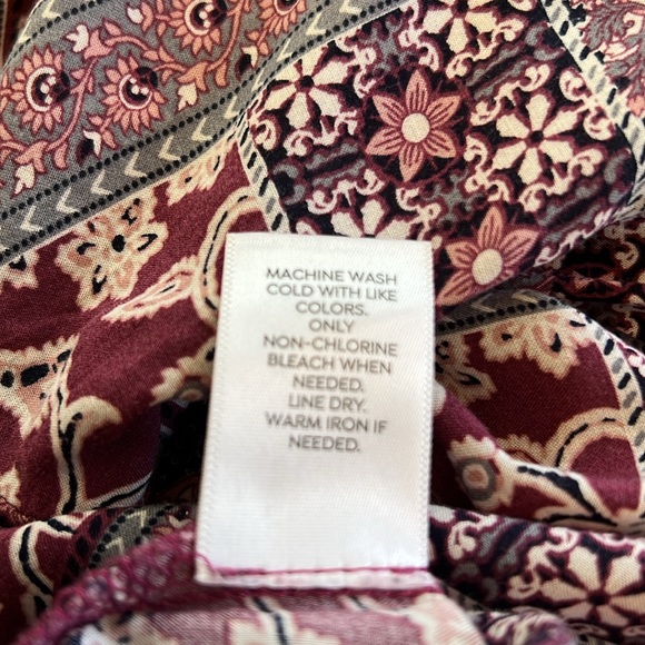 3/4 BELL SLEEVE NOVELTY TOP - Picture 6 of 6